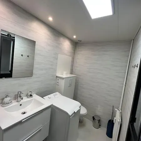 Appartement Studio + Parking Proche Du Centre *
